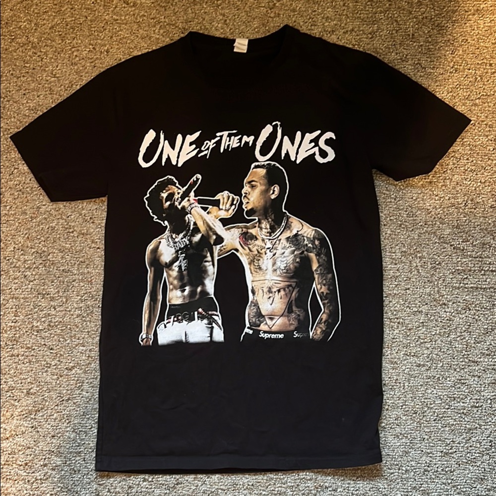 2022 One of Them Ones Tour, Black Graphic T-Shirt, medium, Chris Brown &lil baby